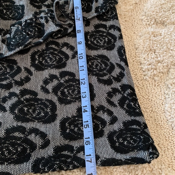 Cute Ruffles and Roses Skirt - Picture 7 of 8